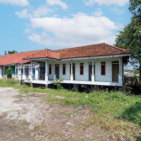 Majalengka Spot On 92832 Al Mahira Syariah酒店 外观 照片