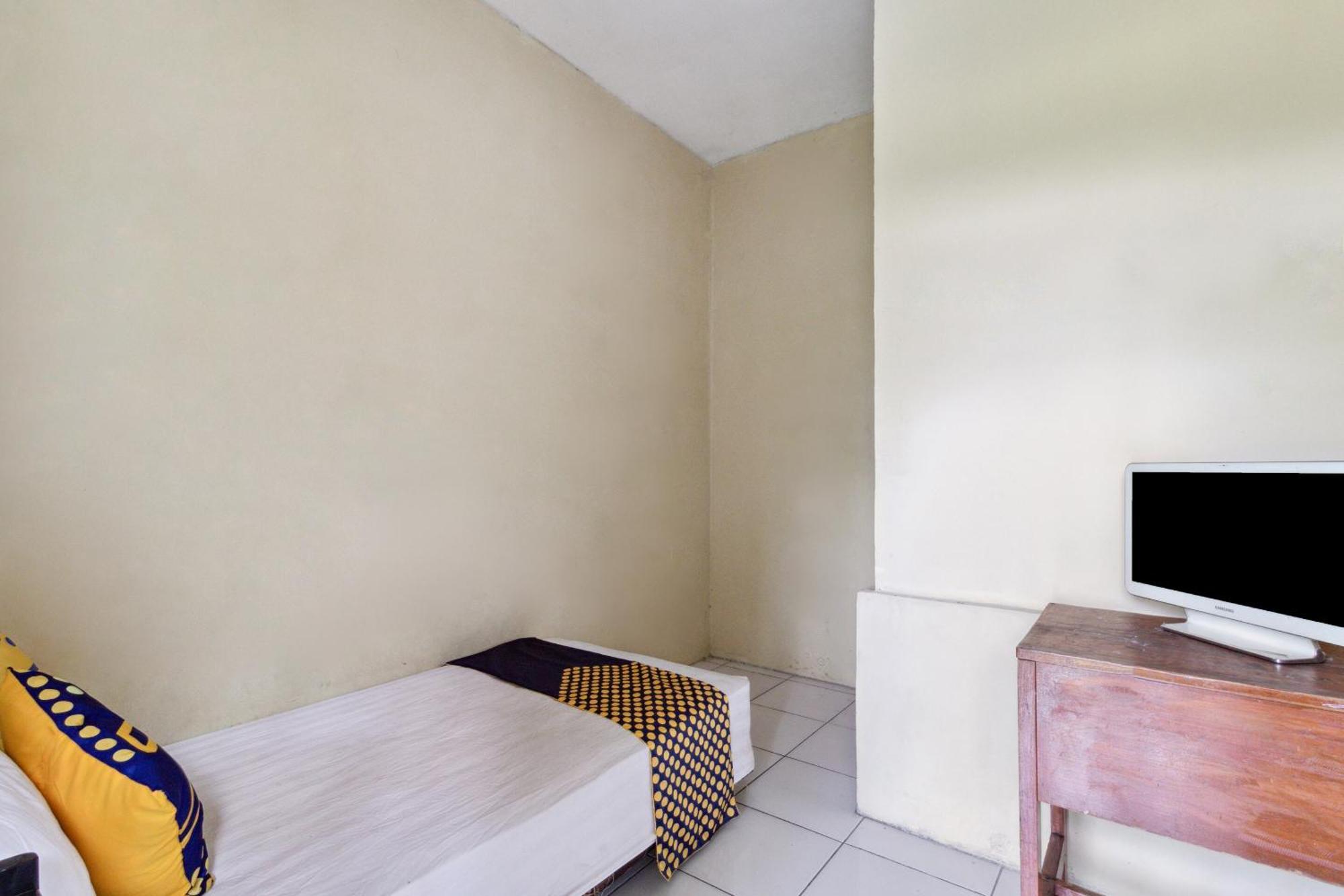 Majalengka Spot On 92832 Al Mahira Syariah酒店 外观 照片